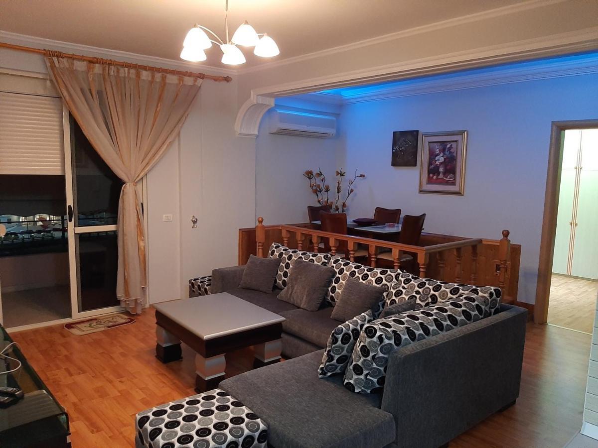 Apartament Egzoni City Center Daire Berat Dış mekan fotoğraf